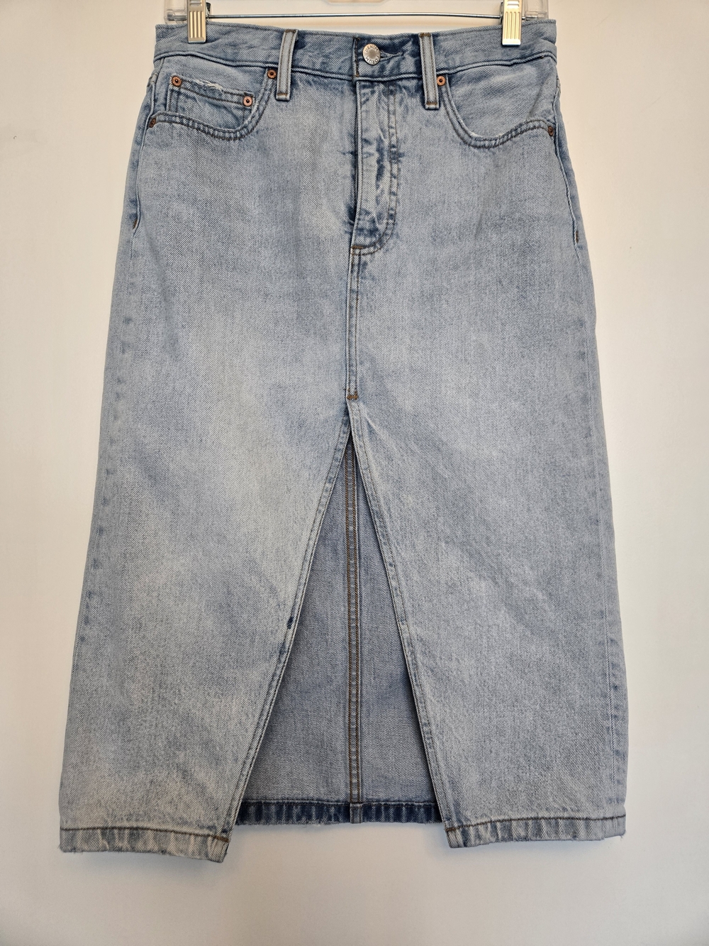 Aritzia Denim Forum The 90s Halle Skirt Light Wash Slit Midi Size 26